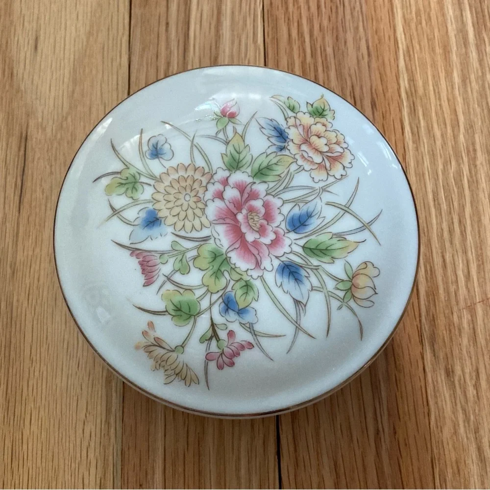 NWT Vintage Laudel for Macys Porcelain Made in Japan Tea/Candy/Trinket Box w Lid